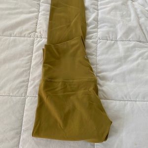 Lululemon’s Align Highwaisted 25”